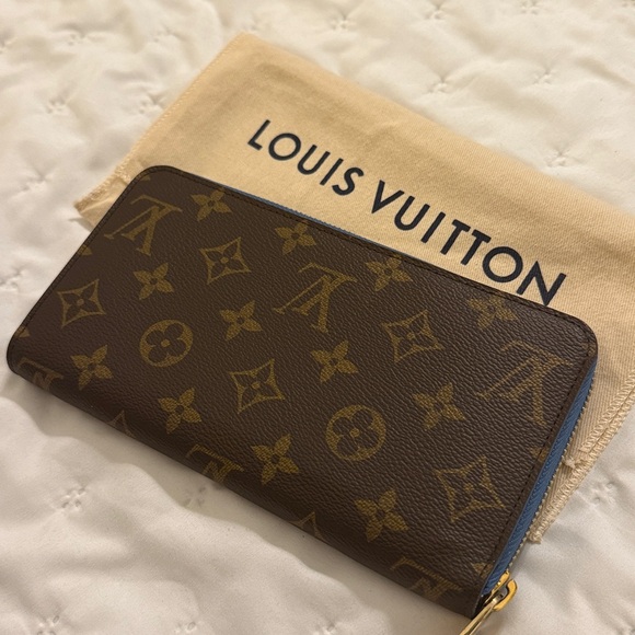 BE DIFFERENT: Louis Vuitton Monogram Zippy Wallet with Unique Blue Accent